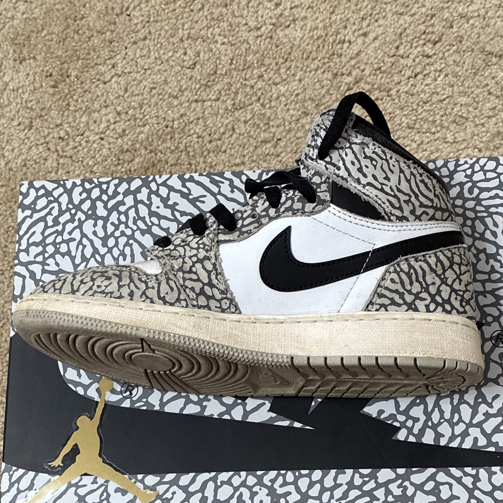 Jordan Air Jordan 1 Retro High OG GS FD1437-052 Gray/White/Black 5y