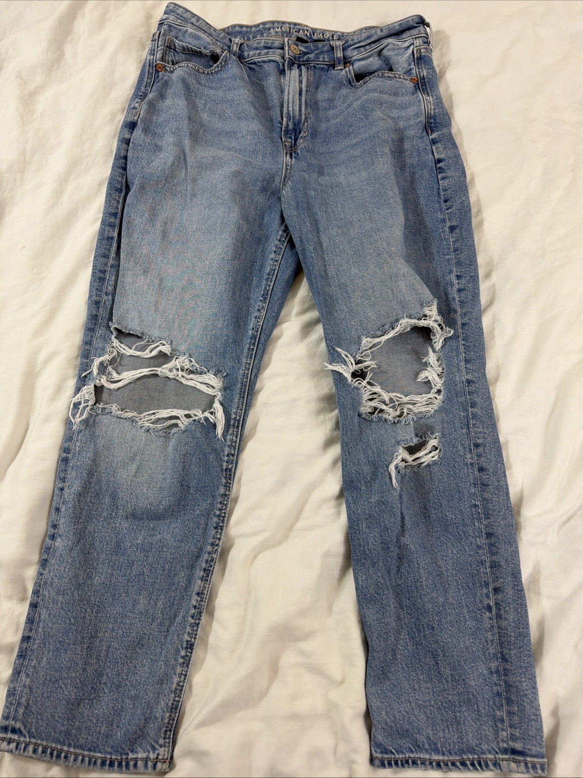 american eagle strigid Mom Jeans Womens Size 12 Medium Wash Thrashed