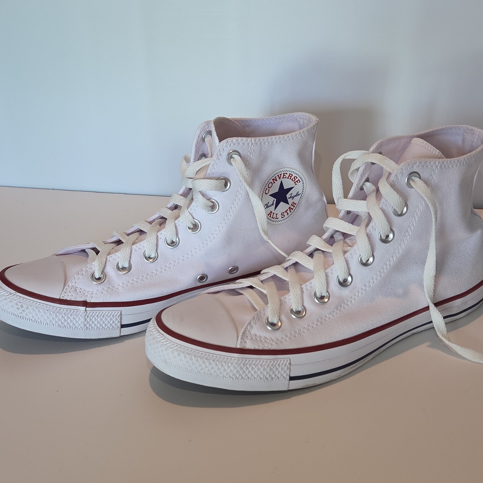 Converse Chuck Taylor All Star White Shoes Sneakers Hi Tops Men 8 Women 9.5 /10