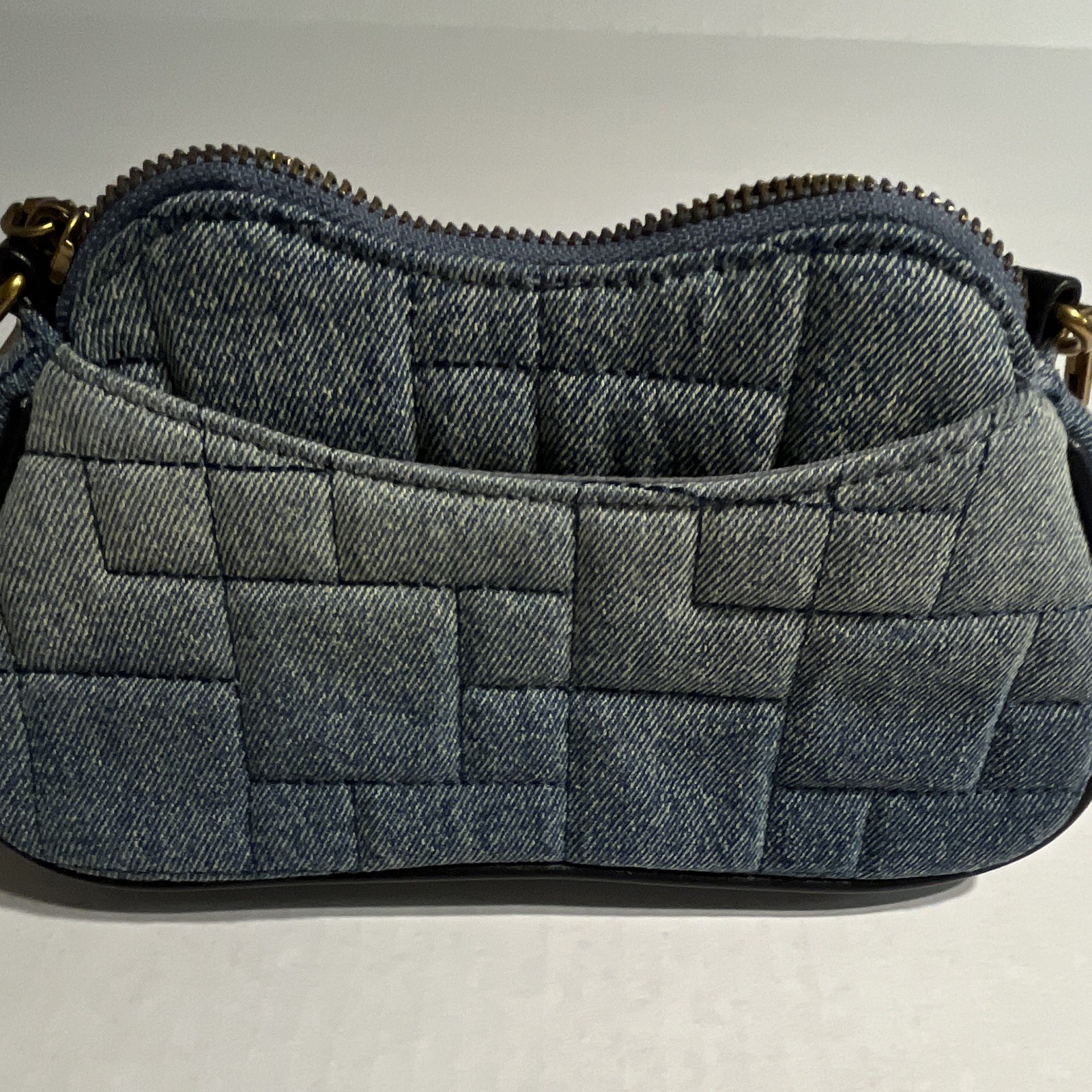 Steve Madden Women’s Blue Quilted Shoulder Bag Zip, Chain Strap, Gold Hardware