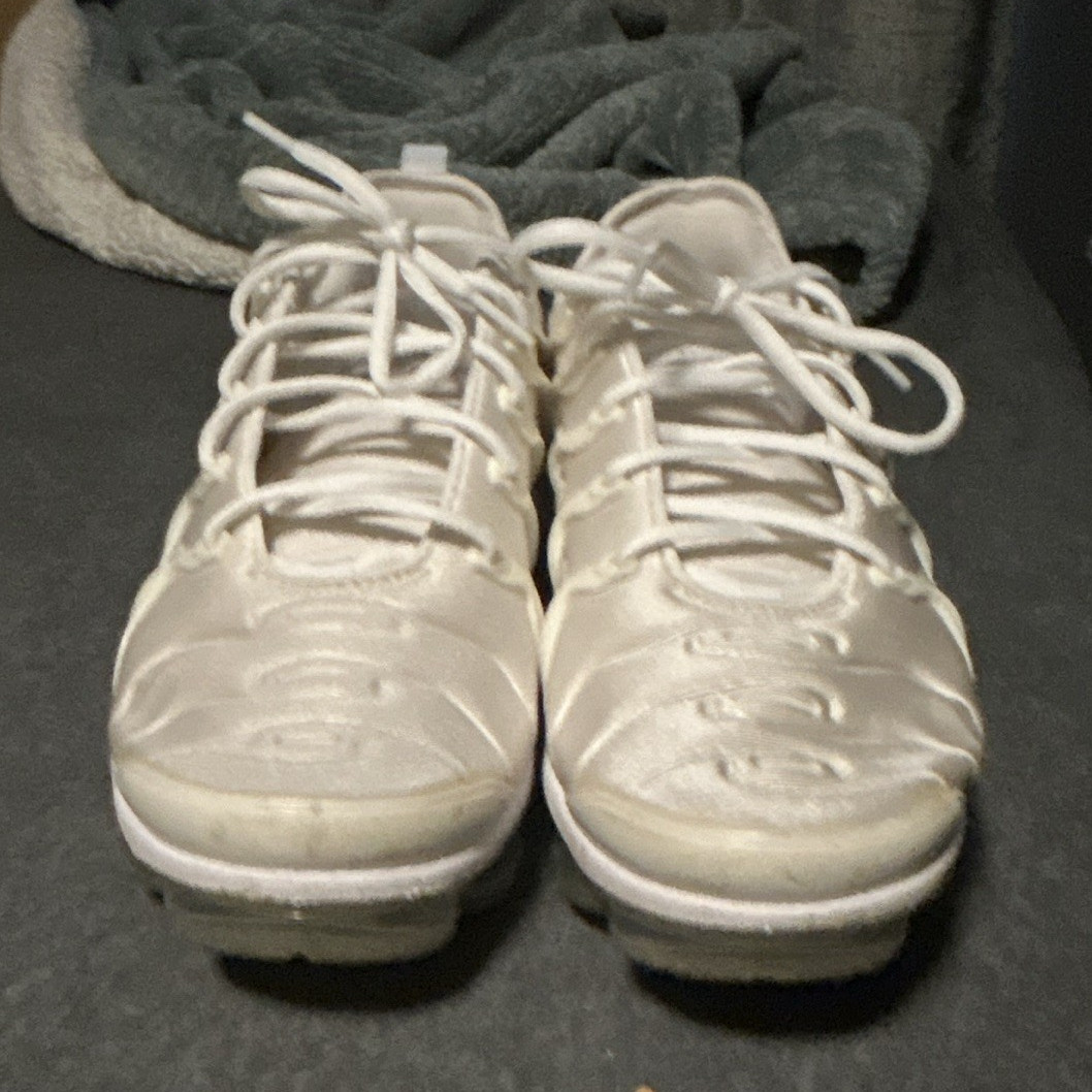 Nike Air VaporMax Plus Men’s Low-Top White Running Sneakers 924453-100