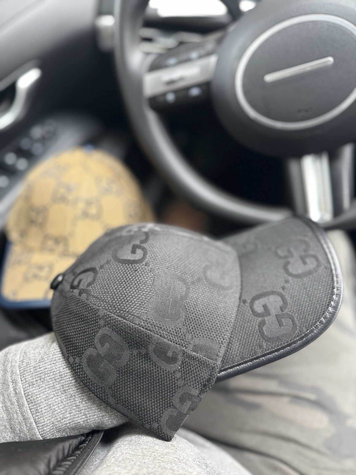 Luxury unisex cap, give a different touch to your style, top quality 1.1