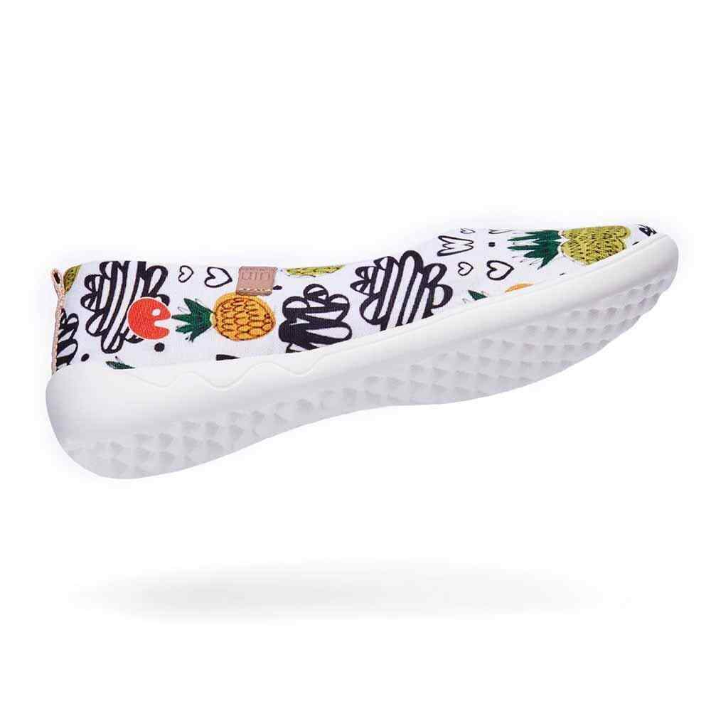 Women Size 5-12 NWT UIN Slip On Shoes Canvas Comfortable “Sweet Pineapple”