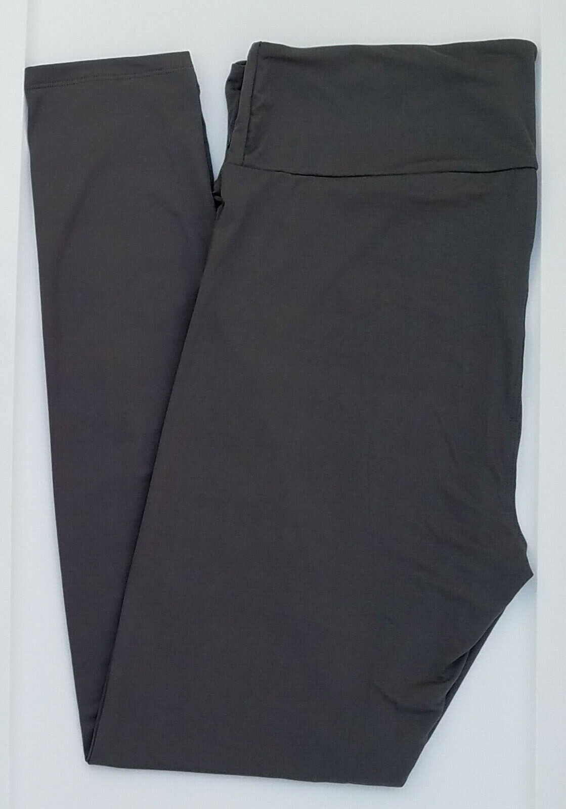 TC2 LuLaRoe Tall & Curvy2 Leggings Beautiful Solid Gray Rare ! NWT