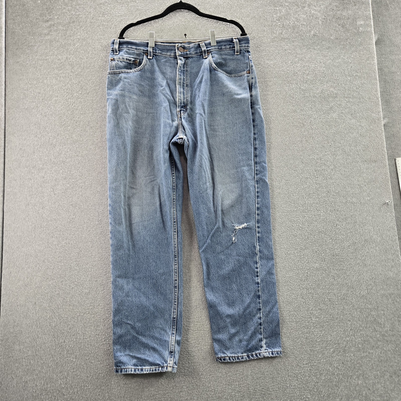 VINTAGE Levi’s 540 Men Jeans 36X29 Blue Denim Tapered Athletic Fit 28″ Distress