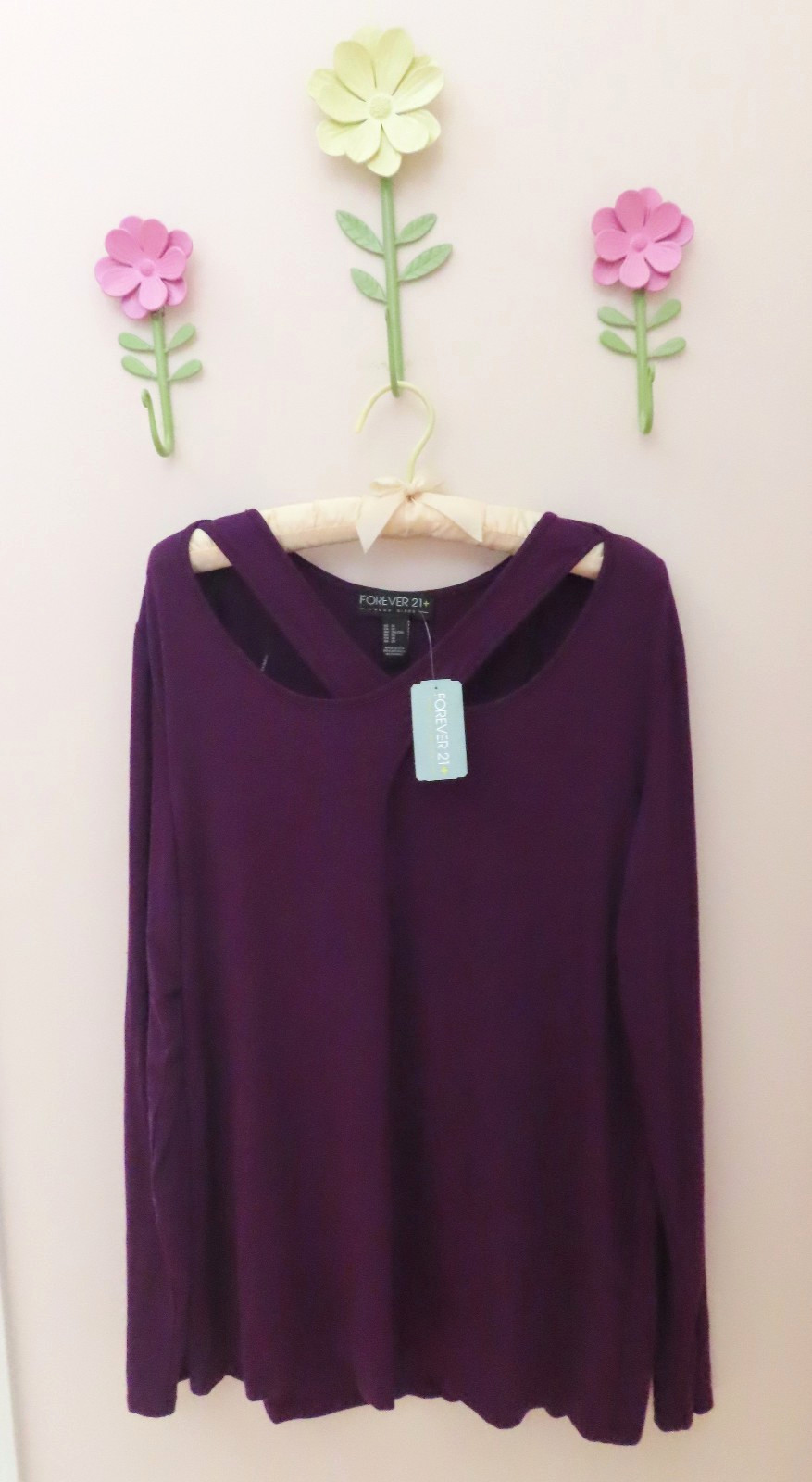 NWT Forever 21 Women’s Size 3X Purple Shirt w Crossed Straps & Keyhole Neckline