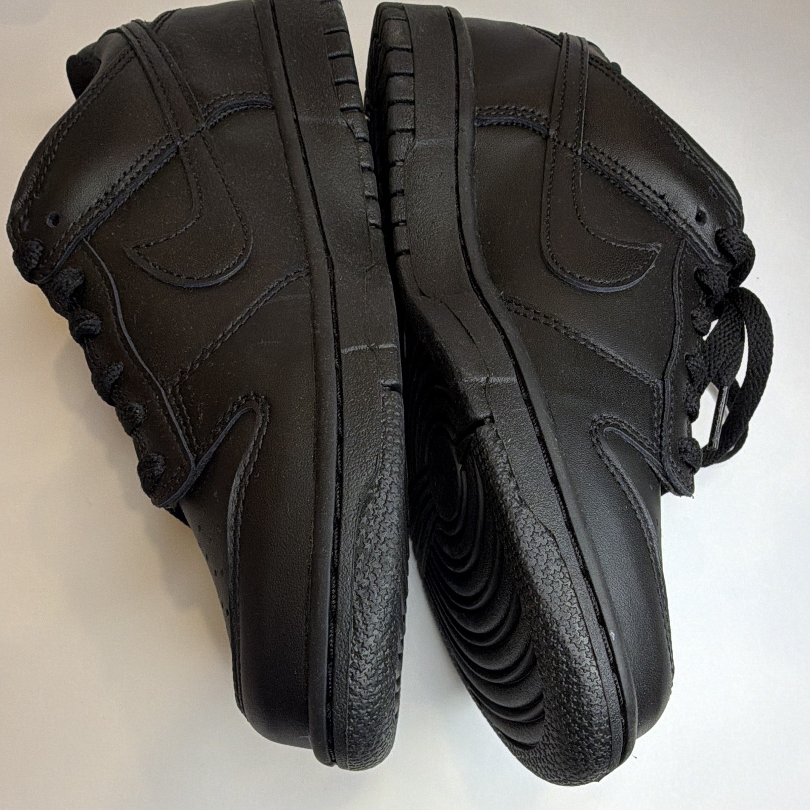 Nike Dunk Low GS Low Top Lace-Up Black/Black Leather Kids 6Y FB9109 009