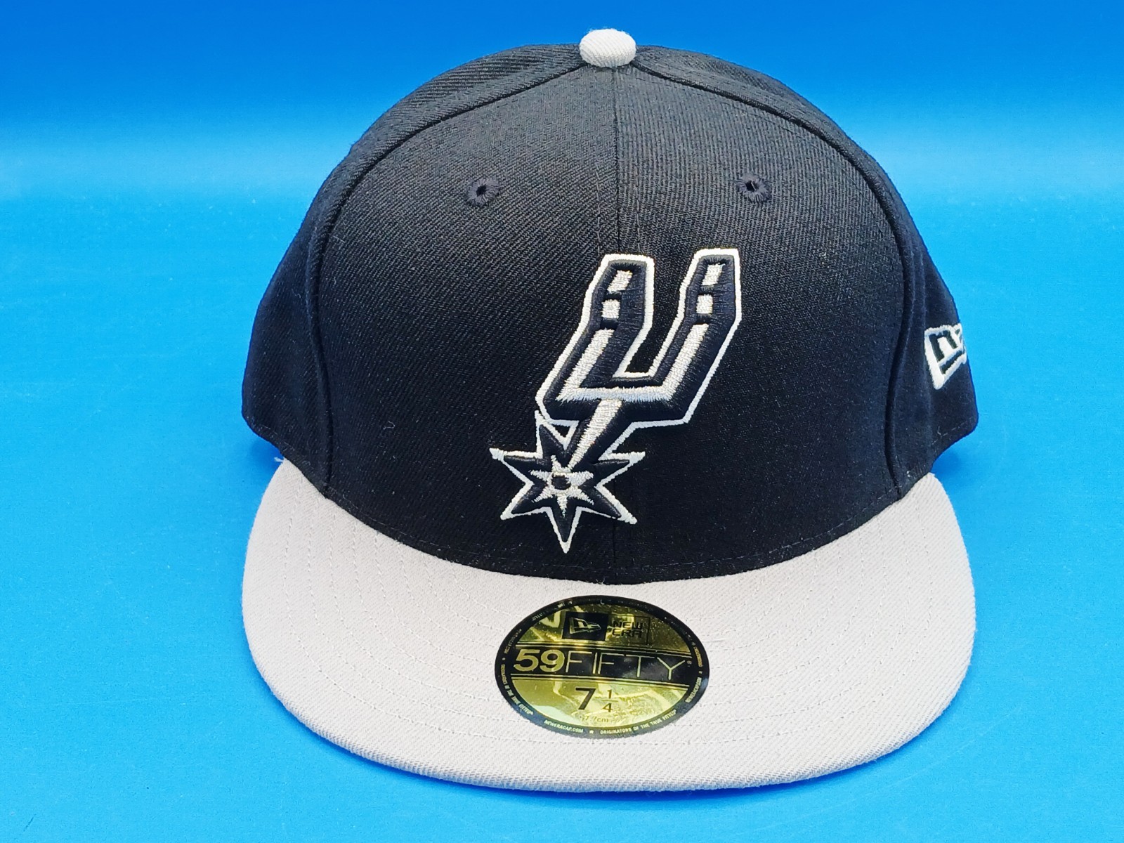 San Antonio Spurs New Era Hat Cap Mens 7 1/4 Fitted Black Gray NBA 59Fifty NEW.