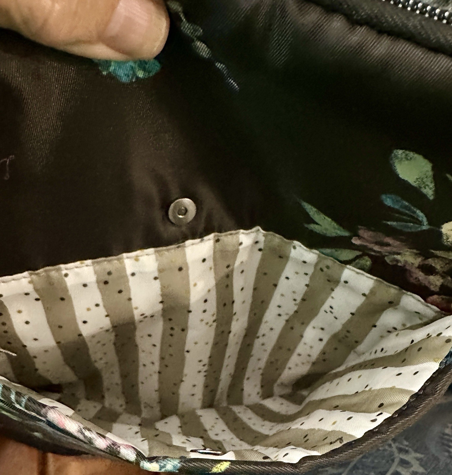 Lug Compass Black Bouquet Floral Medium Organizer RFID Convert Crossbody Bag BK