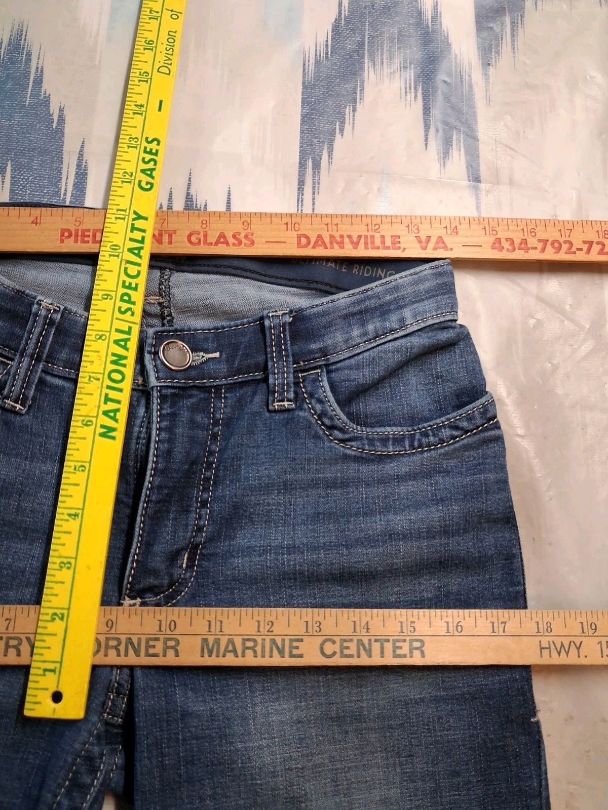 Wrangler Willow Ultimate Riding Jeans Measure 28×31 Boot Cut Medium Wash