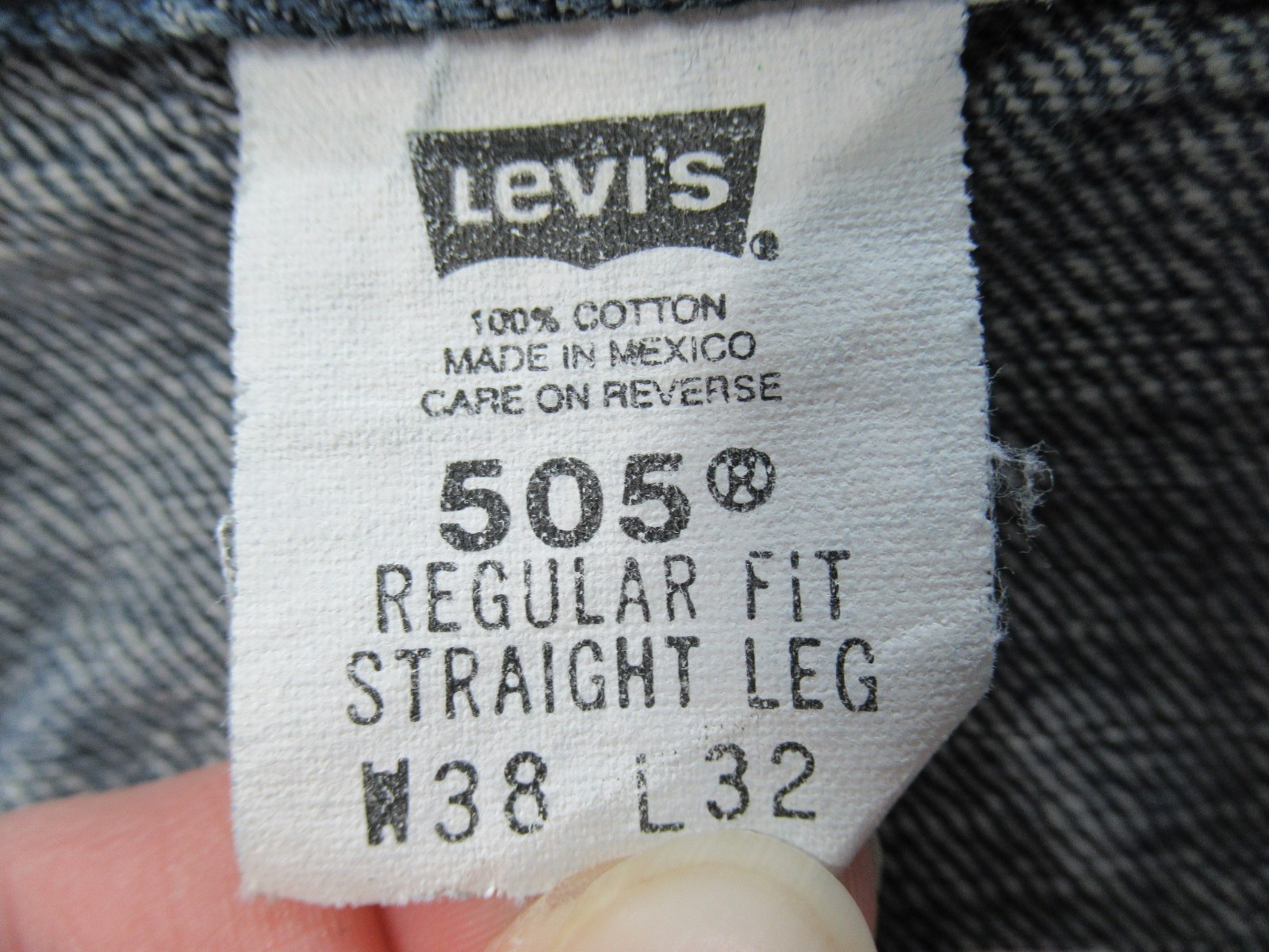 Vtg Levis 505 Jeans Mens 38×32 (Fits 34×31) Straight Leg Blue Fly Zipper