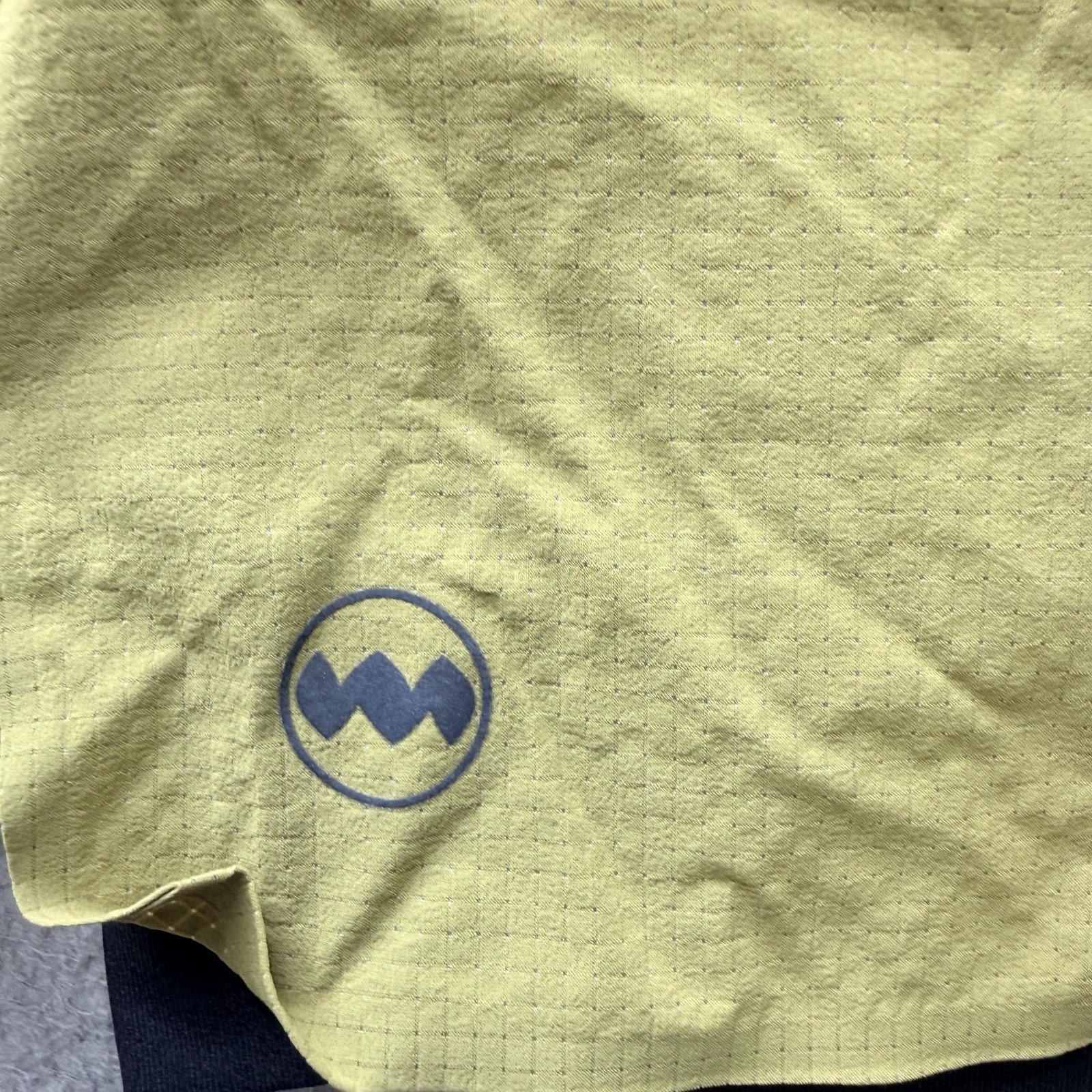Janji Men’s AFO Vent Multi Athletic Pull On Shorts 6” Mustard Yellow Size L