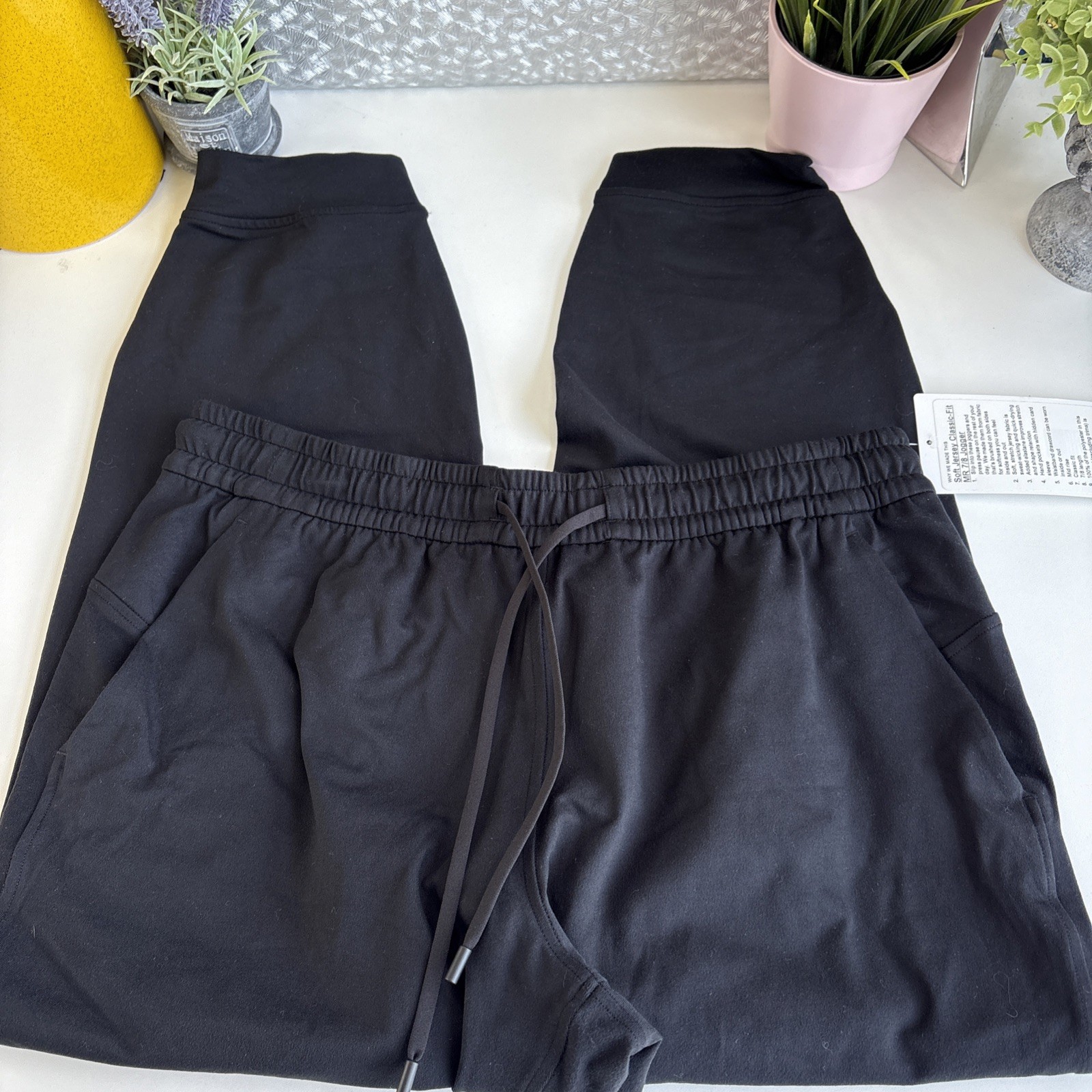 Lululemon Soft Jersey Classic Fit Mid Rise 7/8 Joggers UK Size 14 – Black