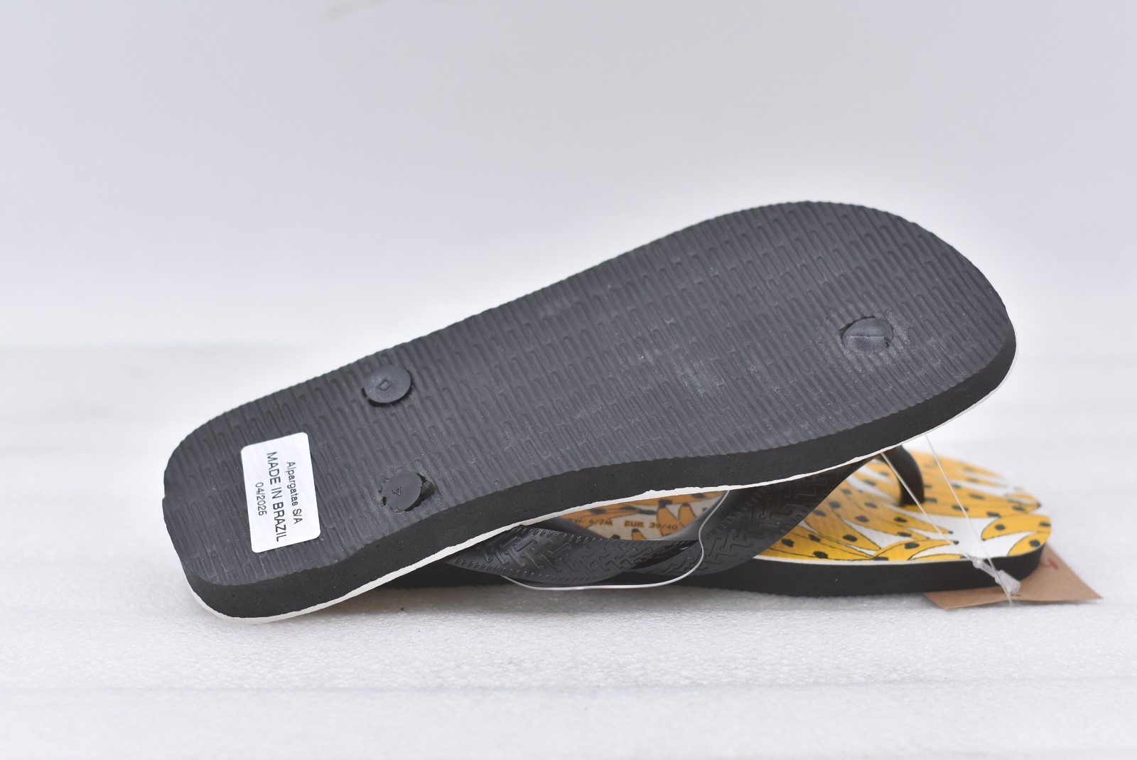 Womens Havaianas Slim Flip-Flop Sandals – Black w/ Bananas Size 7/8 (EU 39-40)