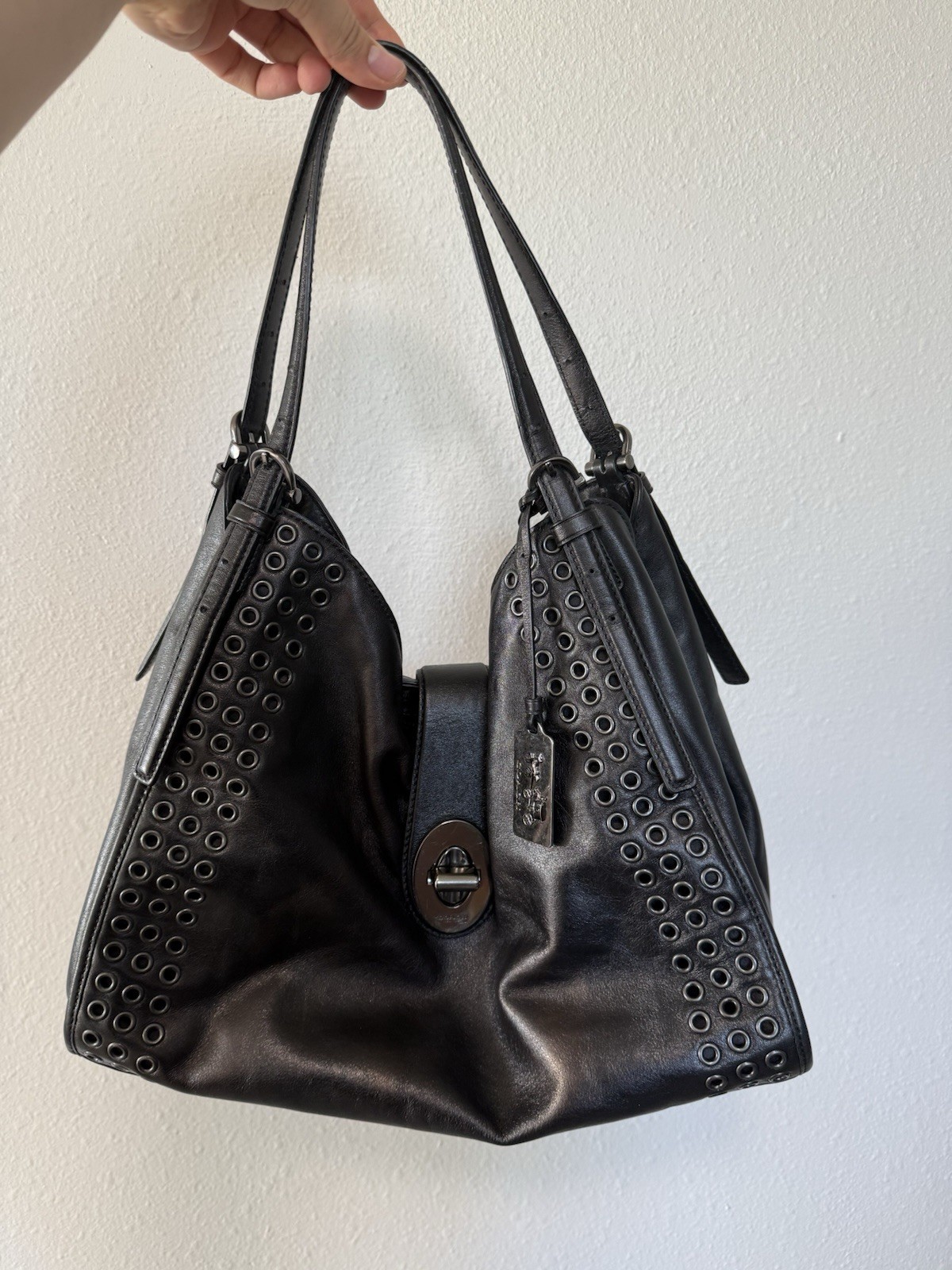 RARE Y2K Coach Madison Carlyle Black Grommet Shoulder Hobo Bag w Turn Lock