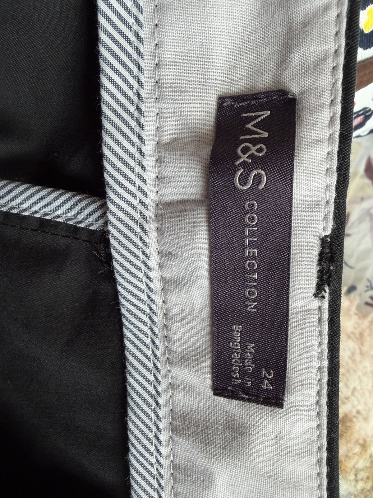BNWT 2 Pairs Plus Size 24 M&S Knee length Shorts In Black And Grey