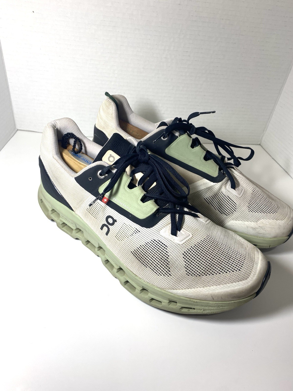 Size 12 – On Cloudstratus White Moss