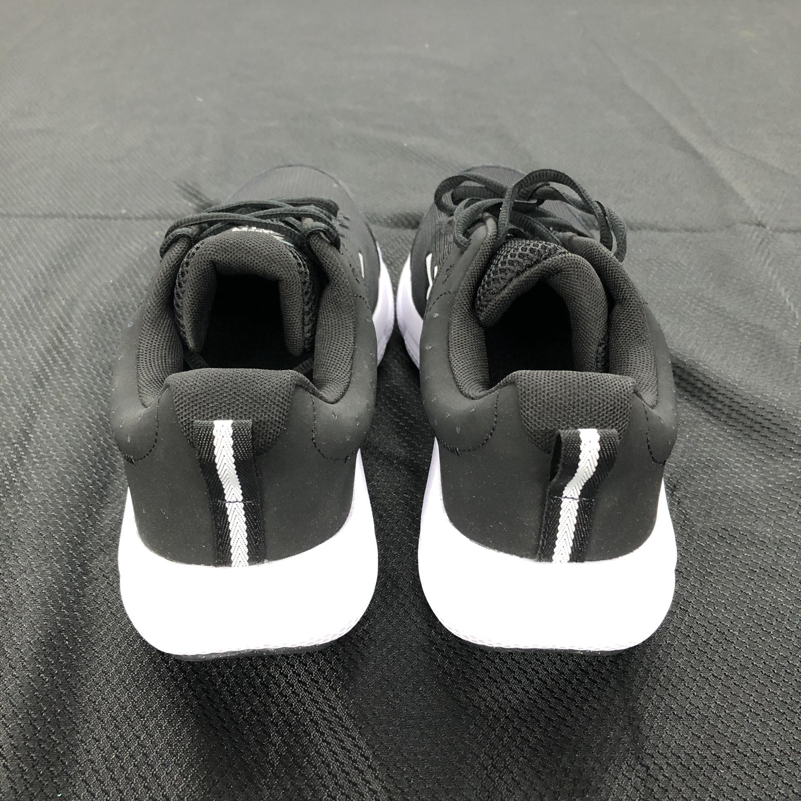 Under Armour Charged Assert Shoes Mens Size 11 Black Sneakers 3026175-001
