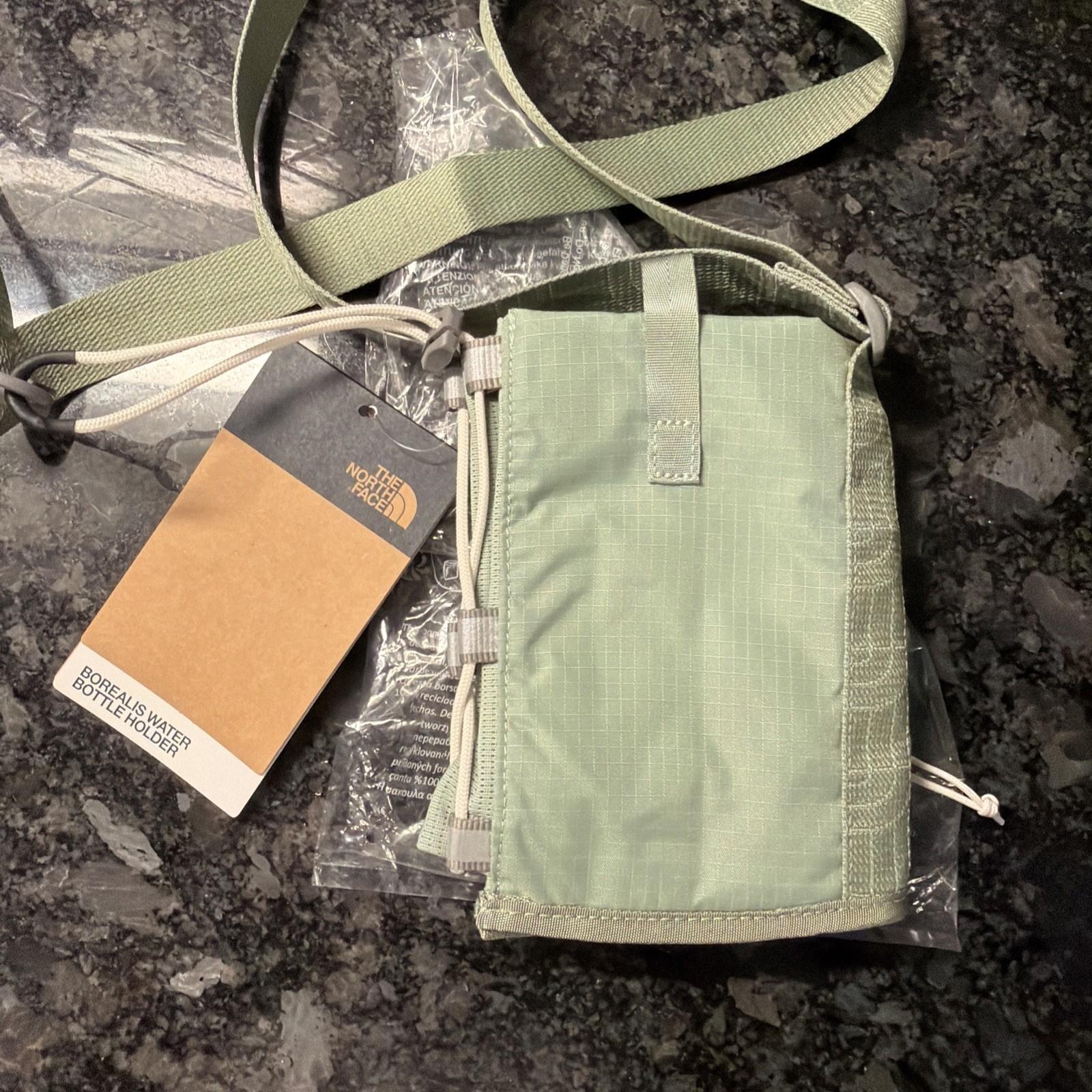 The North Face Borealis Water Bottle Holder Crossbody in Slate Moss (Green) NEW