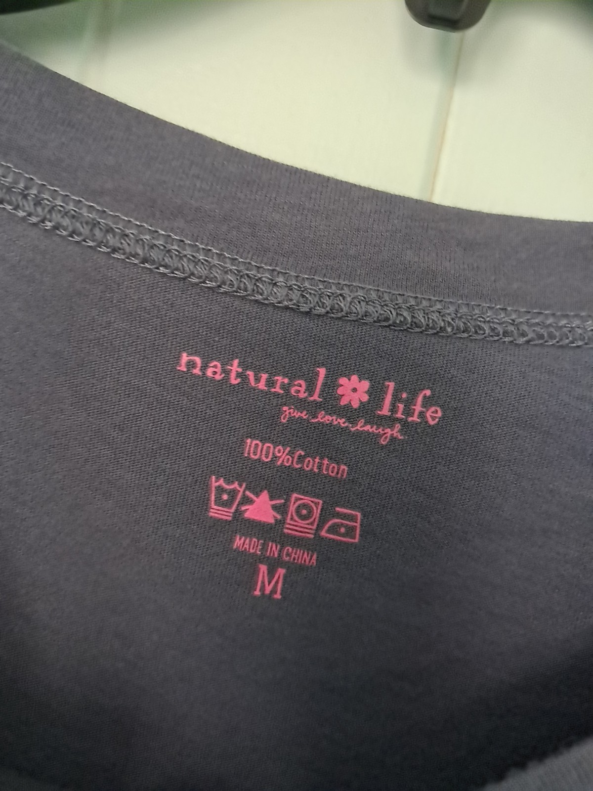 Natural Life Fave Little Things Embroidered Cotton T-Shirt Sz M Gray