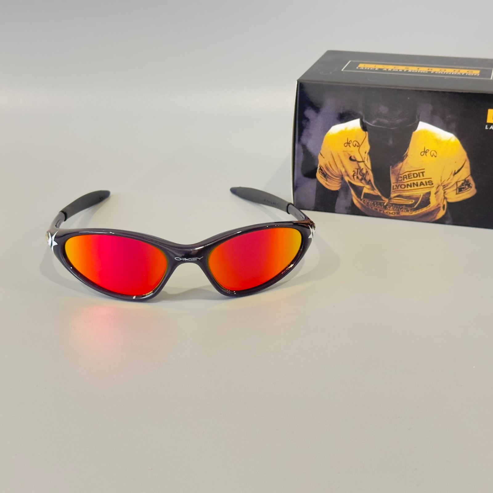 Oakley Minute Shooting Star Outdoor Retro Sunglasses Ruby Lenses