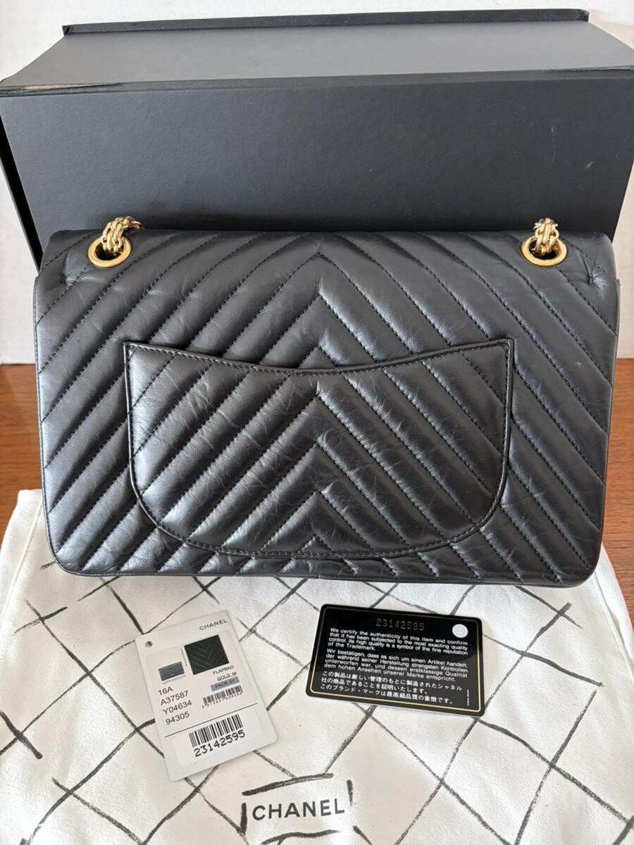 Auth 16A Black CHANEL 2.55 Chevron Reissue 226 Double Flap Calf Handbag GHW