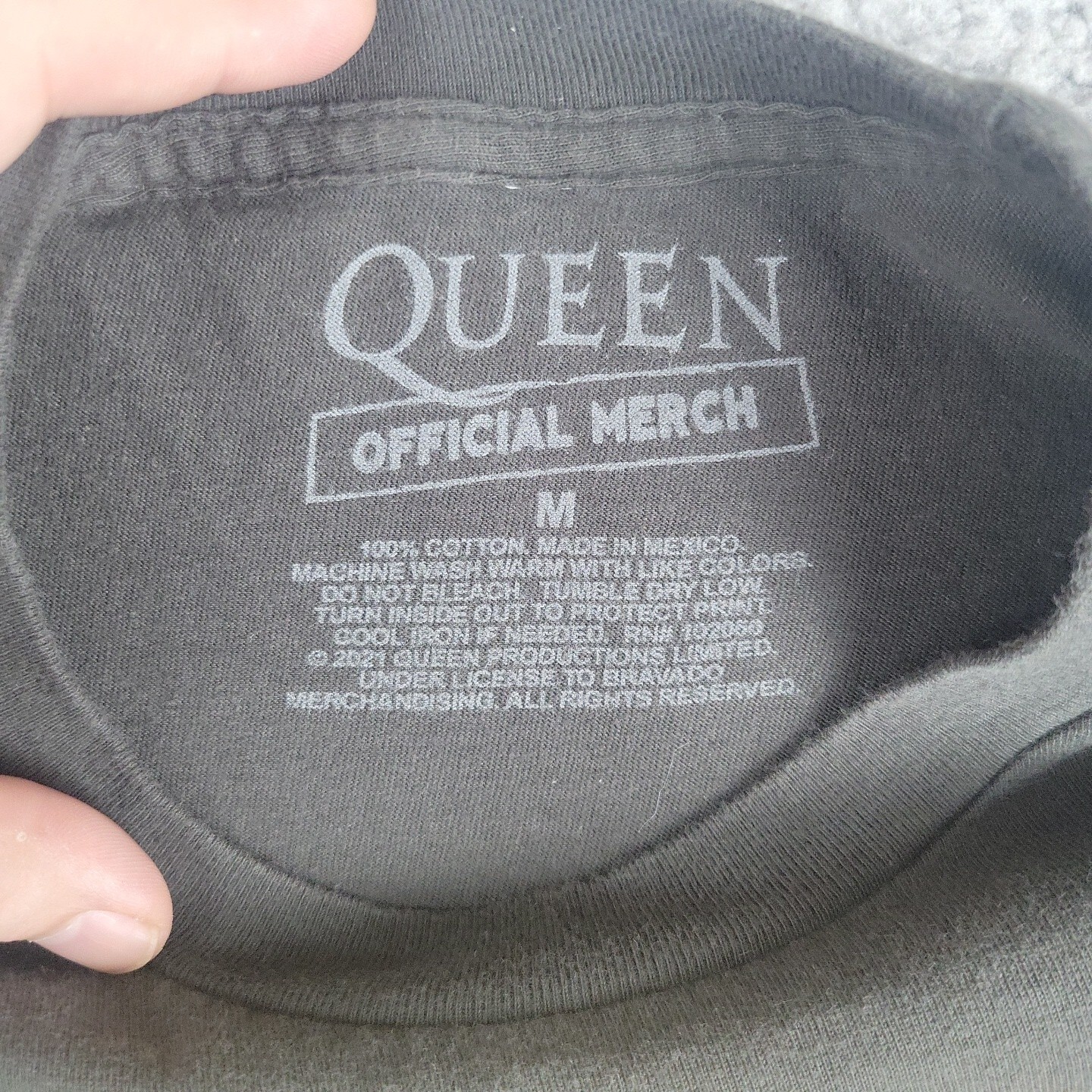 Queen T-Shirt Medium Gray Official Merch Lions Dragon Band Tee Music Album