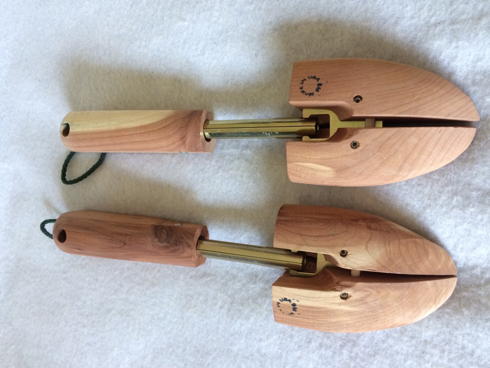 Woodlore Wooden Shoe Tree Shaper Form with Straps Made In USA 10.25 inches EUC