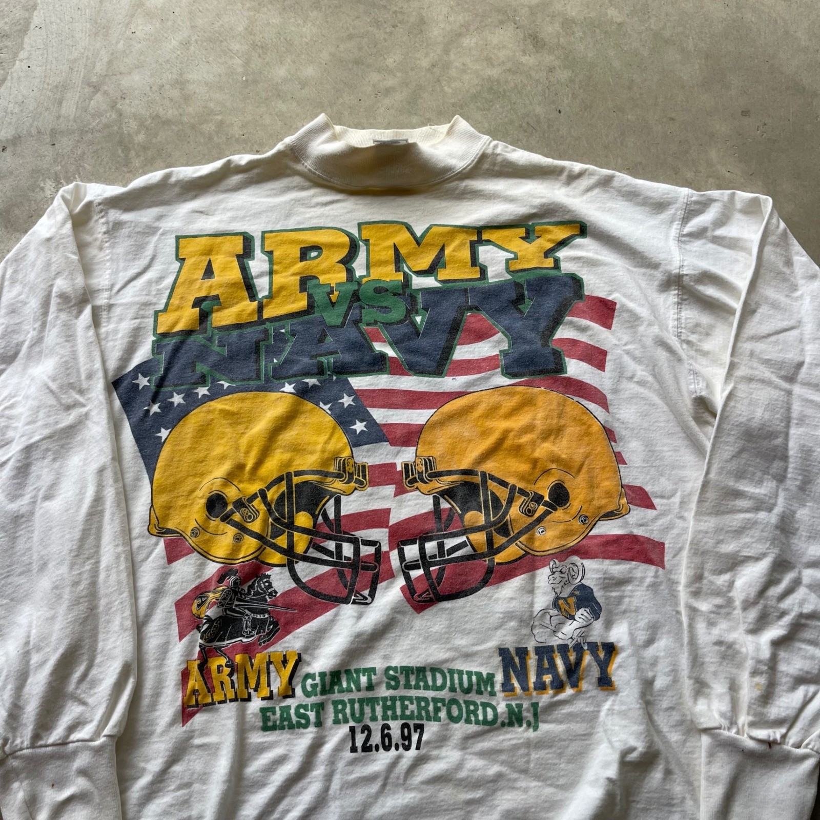 Vintage 1997 Army vs Navy Giants Stadium Fruit of the Loom Long Sleeve XL White