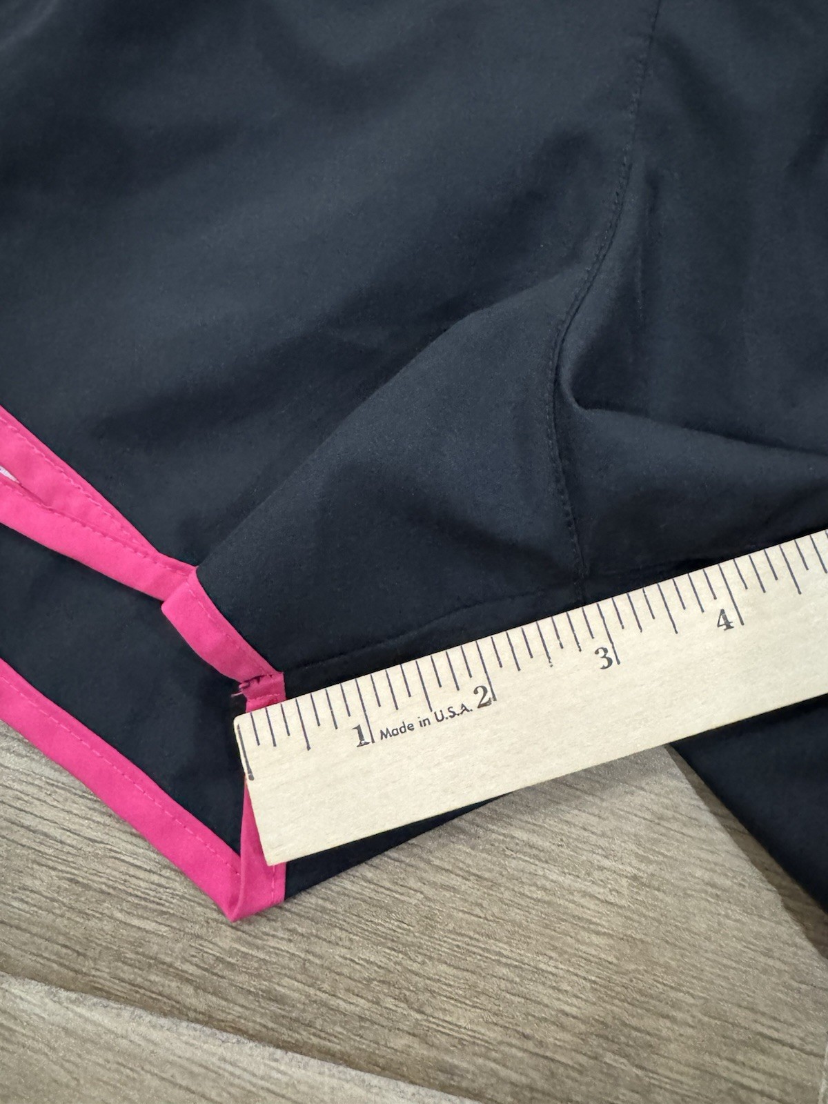 Nike Dri Fit Women’s Running Shorts LARGE Black Pink Lined Lightweight 3″ Inseam