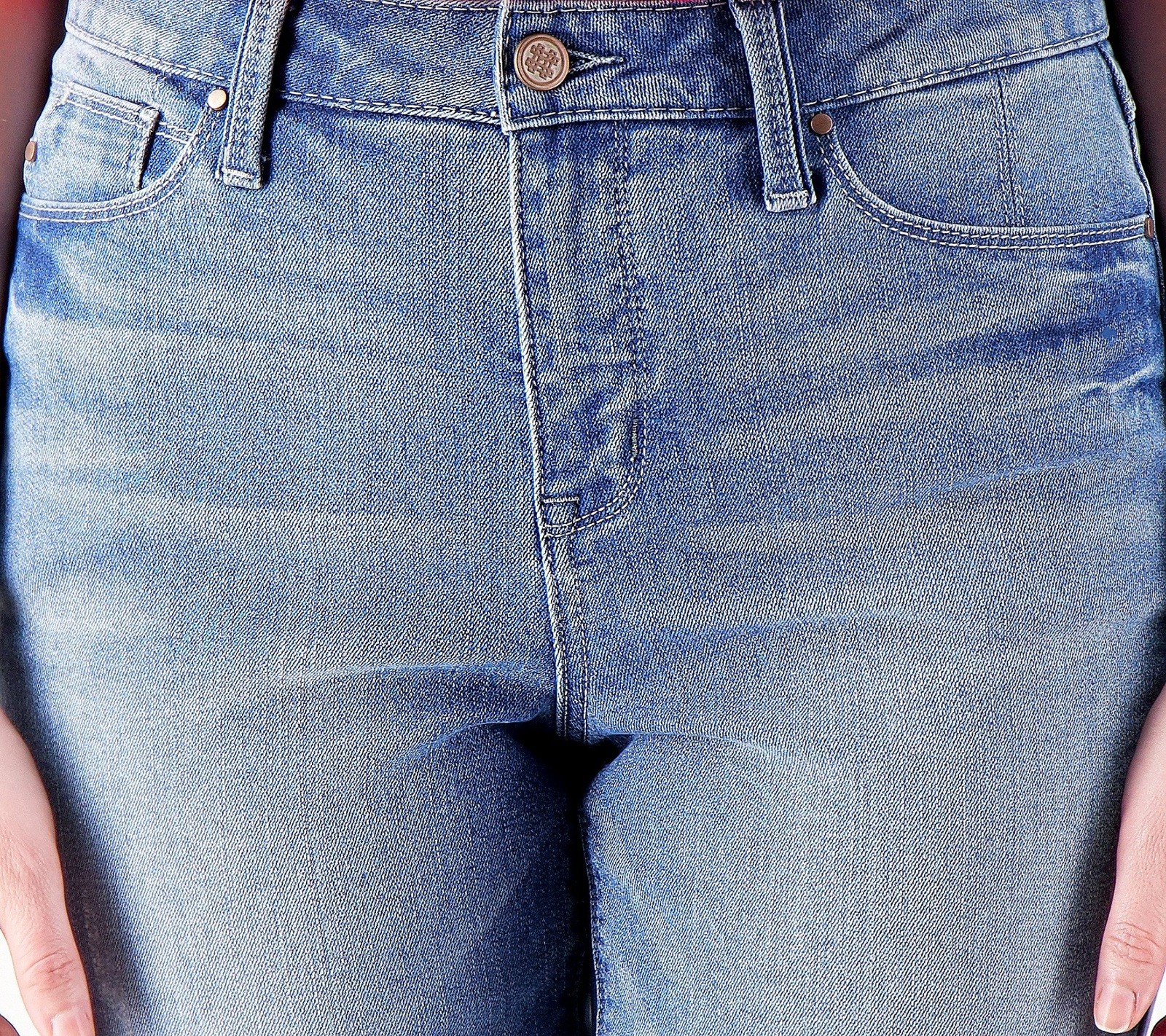 Laurie Felt Size 0 Reg Forever Denim 5 Pocket Crop Baby Bell LIGHT WASH A601123