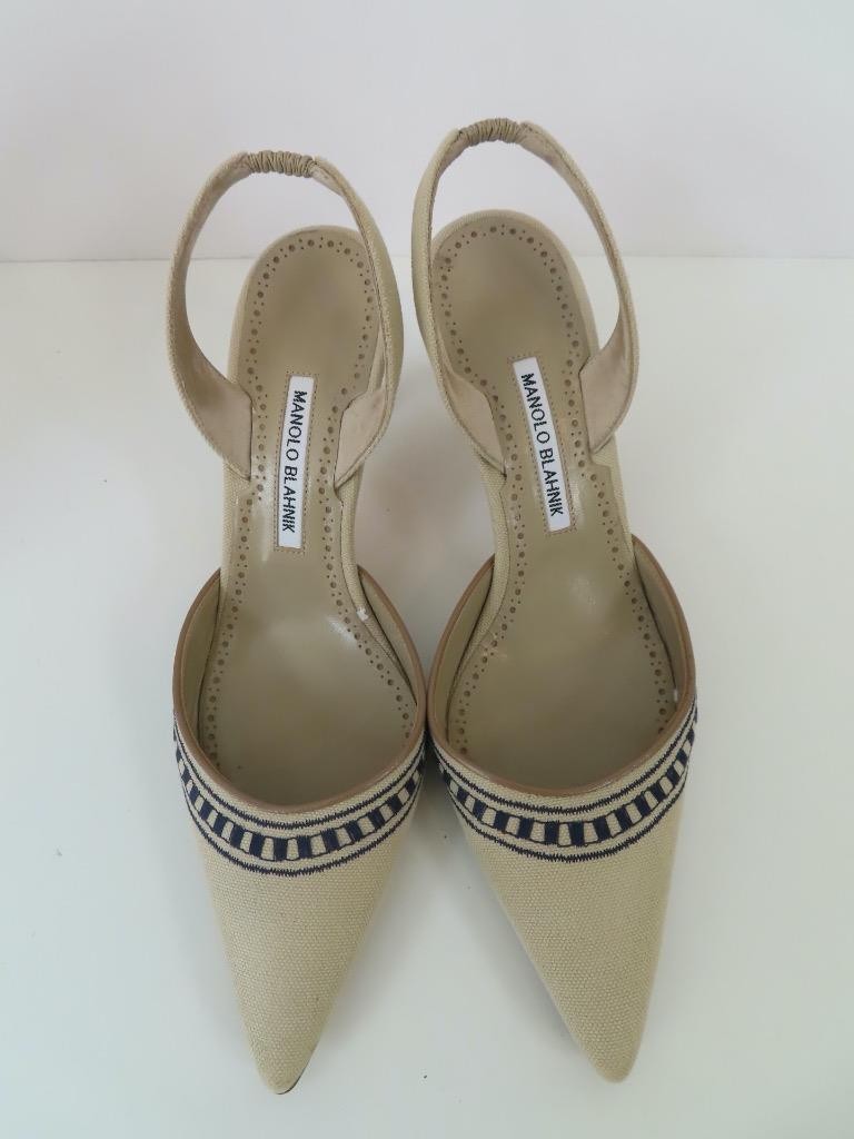 Manolo Blahnik Beige/Navy Cadana Gala Carolyne Slingback Pumps 40.5/US 10.5