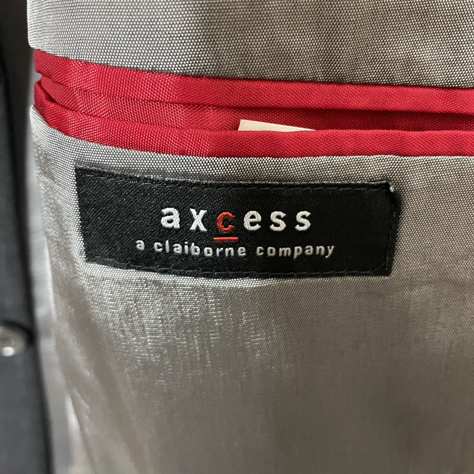 Axcess 2 Piece Suit Mens 40R 32×30 Dark Gray Solid 100% Wool Three Buttons Pants