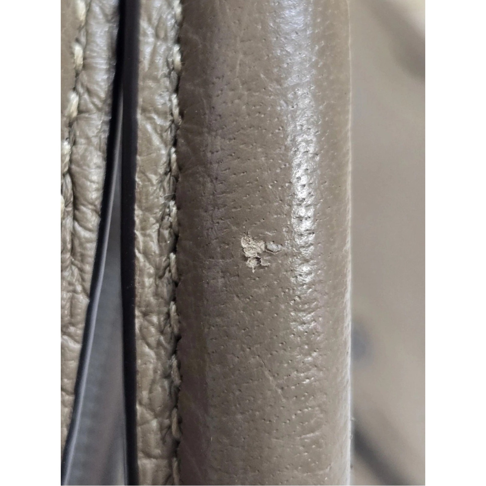 Coach Large Rowan in Sandstone with Gunmetal Hardware | Pebbled Leather | CV960