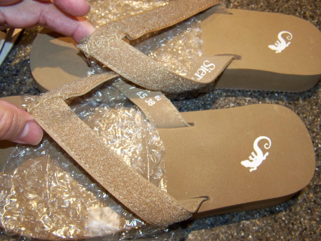 NEW SIERRAs Switchflops Tan Flat Sandal Size 7M w Lot 3 Sets of Straps Lindsay