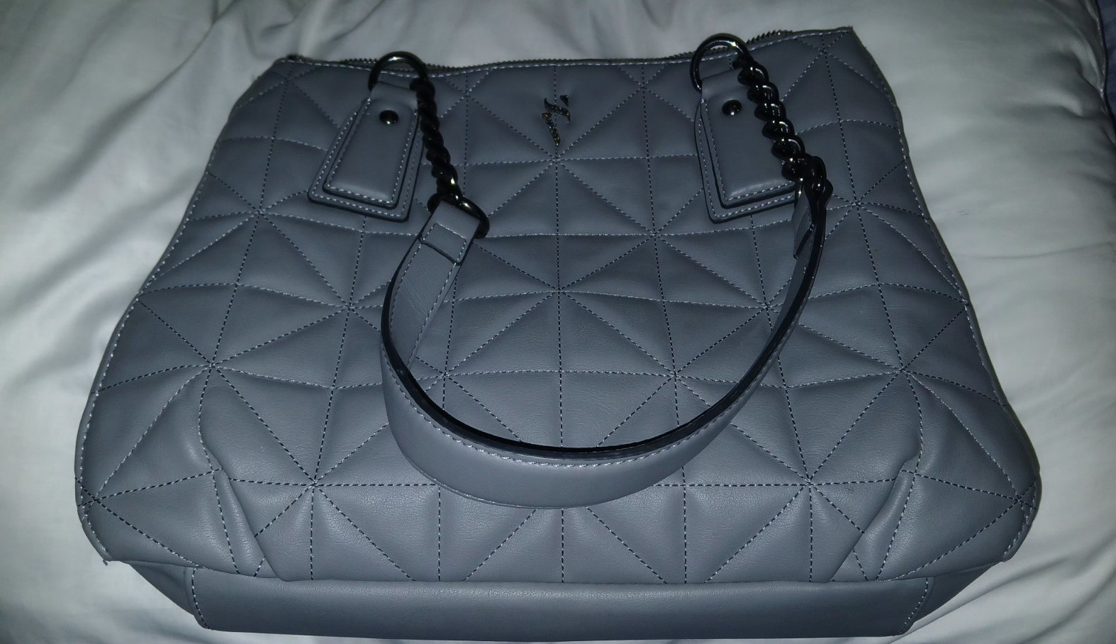 Simply Vera Vera Wang Gray Quilted Shoulder Bag Zip/Magnetic Lined Pockets