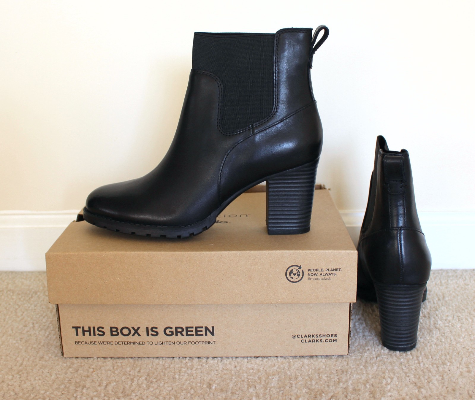 NEW IN BOX, Clarks Verona Ease Black Leather Bootie, Size 7.5M, Retail: $109.99