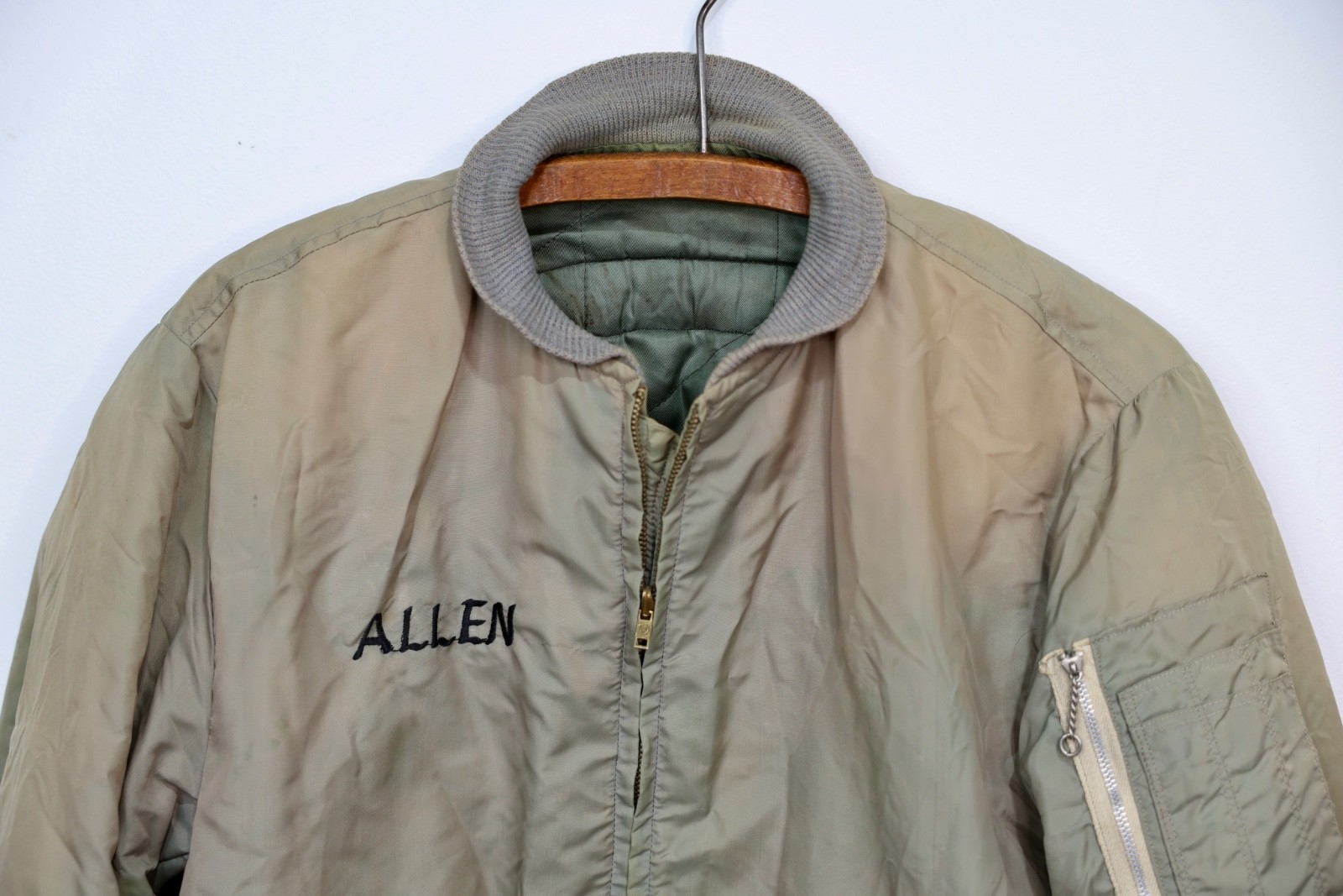 Vintage 1960s Korea War Souvenir Bomber Jacket Satin Size Medium Dragon Military