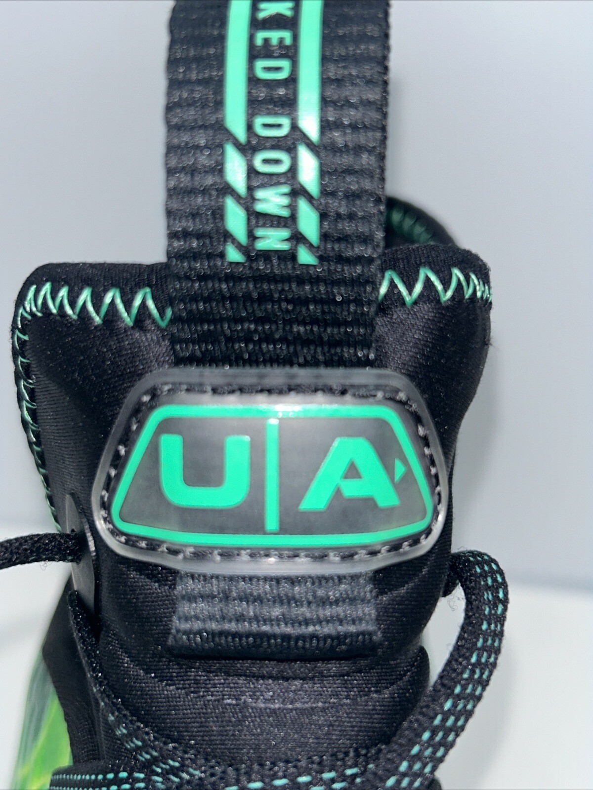 Under Armour Spotlight Lux Men’s Size 14 MC LE Slime Green Football Cleats UA