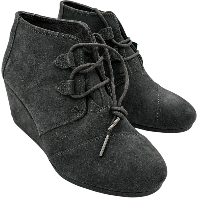 Toms women’s Kala Forged Iron Grey Suede 100122957 2.5″ Ankle Bootie 7.5 NWT