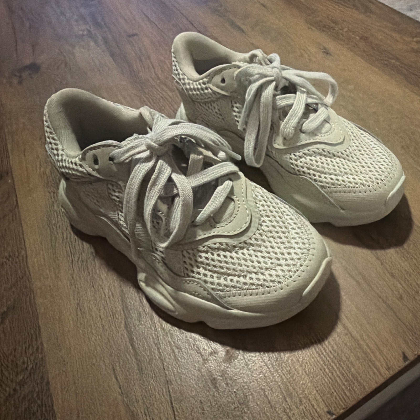 adidas Ozweego Cloud White/Mesh-SZ KIDS 11K AIE2788 NEW WITHOUT BOX never worn
