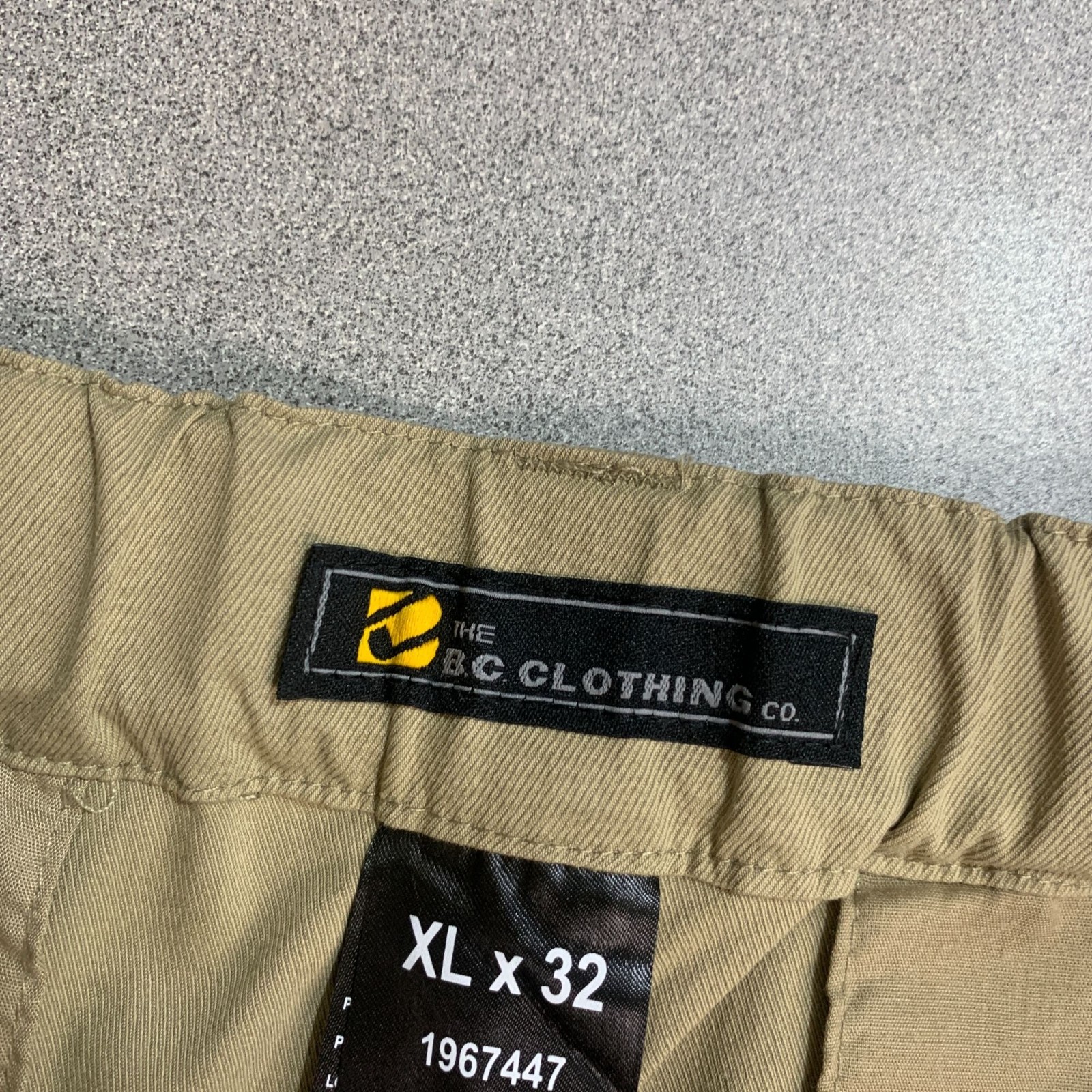 NWOT The B.C. Clothing Co. Men’s XL x 32 Beige Convertible Cargo Pants