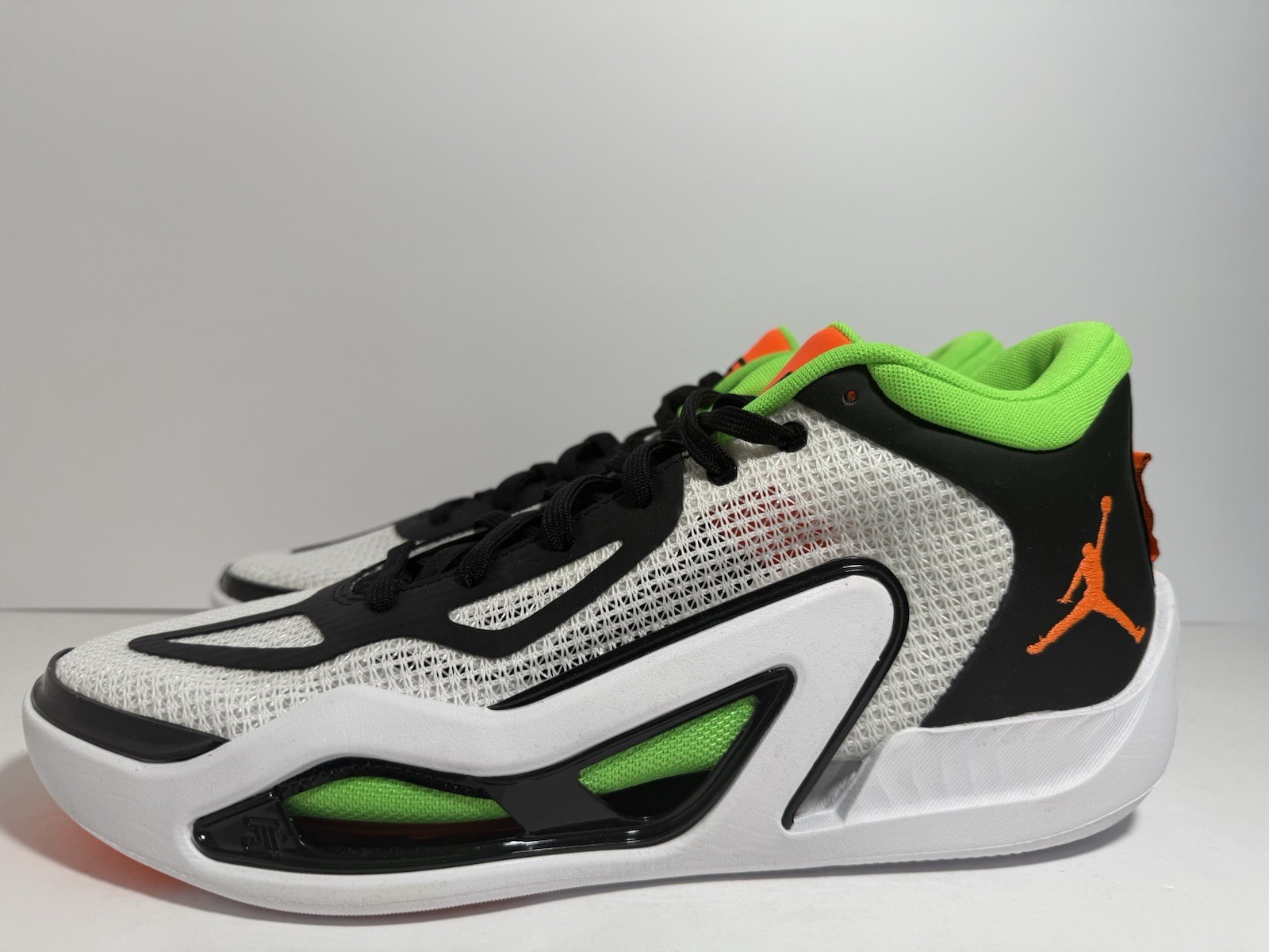 New Nike Jordan Tatum 1 White/Total Orange Black DZ3324-108 Men’s Size 11 US