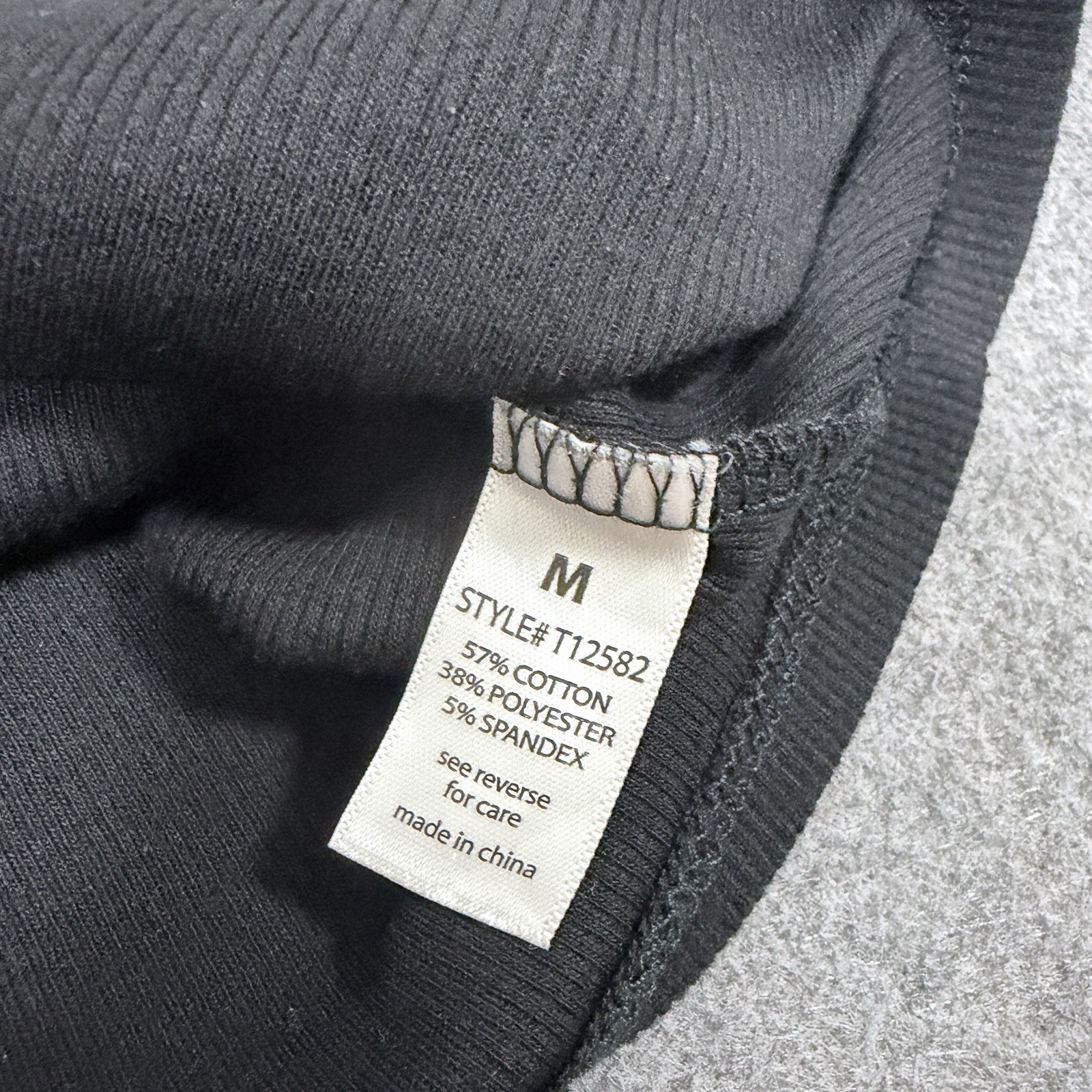 Active Basic Long Sleeve Pullover Turtleneck Sweater Women’s Size Medium Black