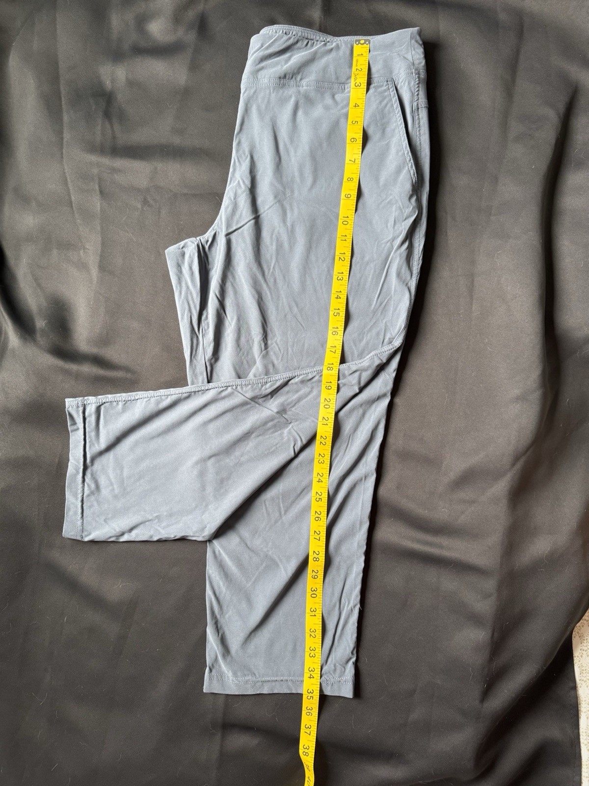 New Mountain Hardware Waist 18” Women’s Gray Lightweight Stretchy Crop Pants XL