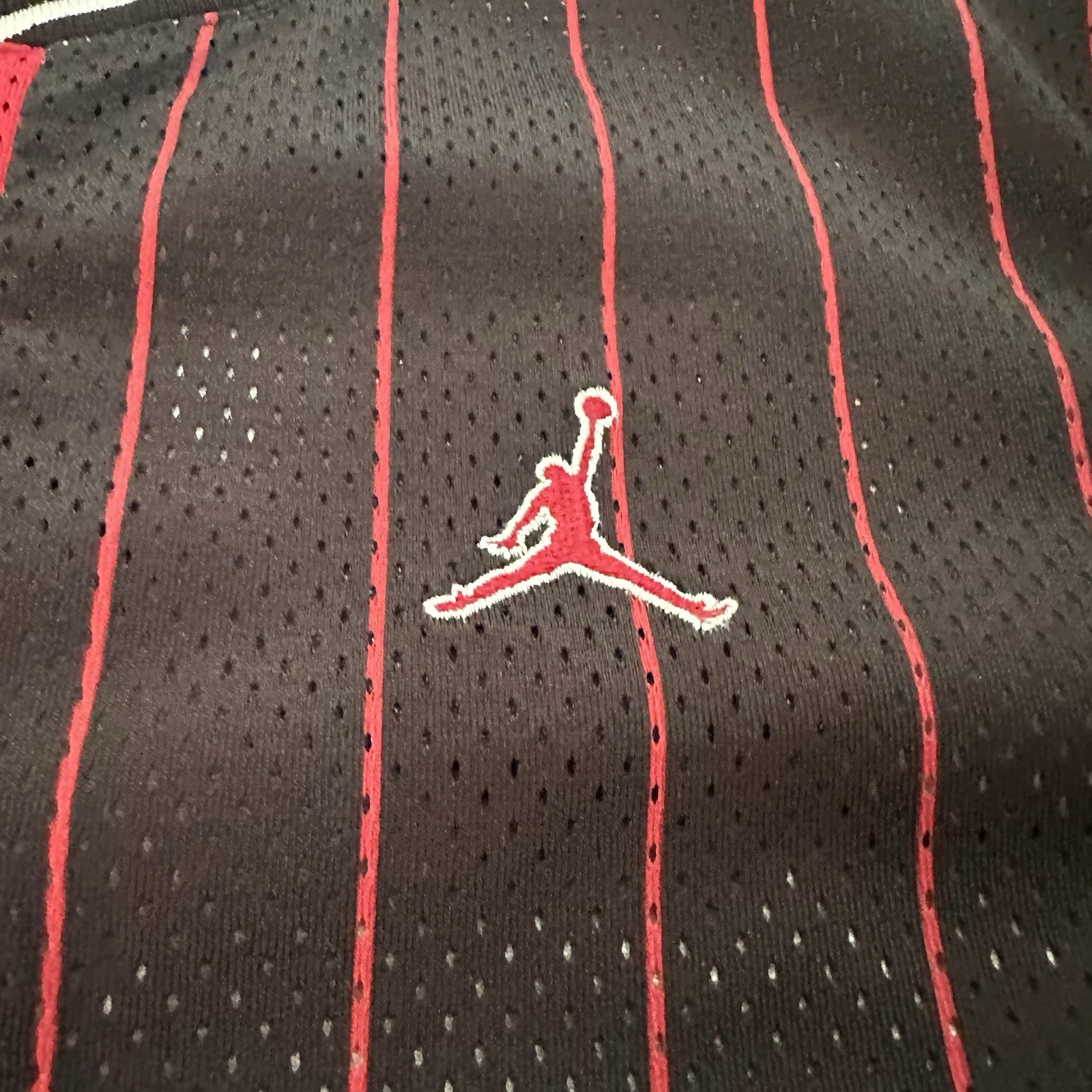 Jordan Play Off Game Grade School Jersey Med Black/Gym Red) Small