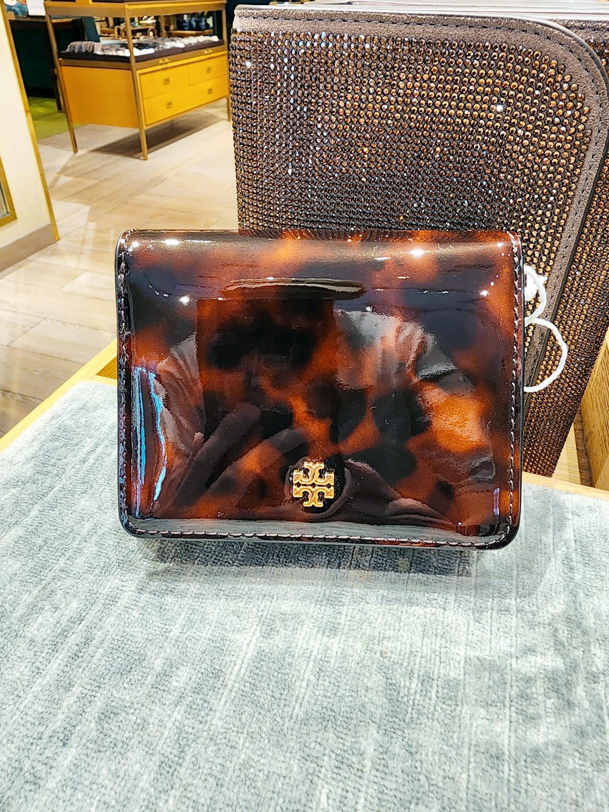 Latest Tory Burch Emerson Patent Leather Tortoise Compact Wallet 165945