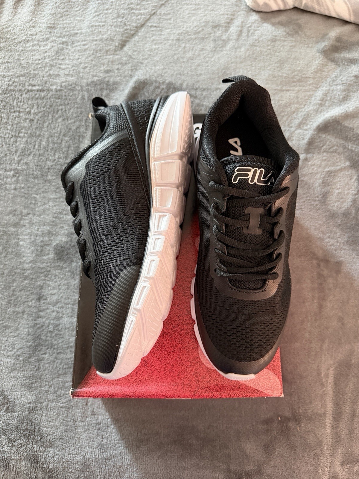 NEW FILA | Flash Attack | Men’s Running Sneaker | Black White | Size M 8.5