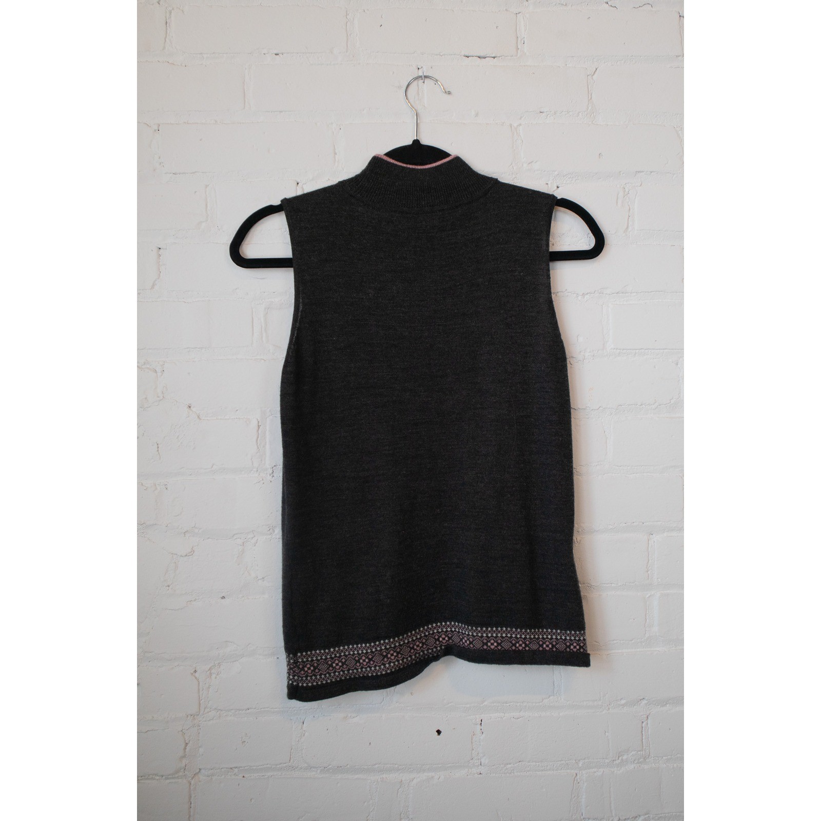 Tahari Arthur S. Levine Mock Neck Sleeveless Wool Blend Knit Top Gray Pink Sz 4