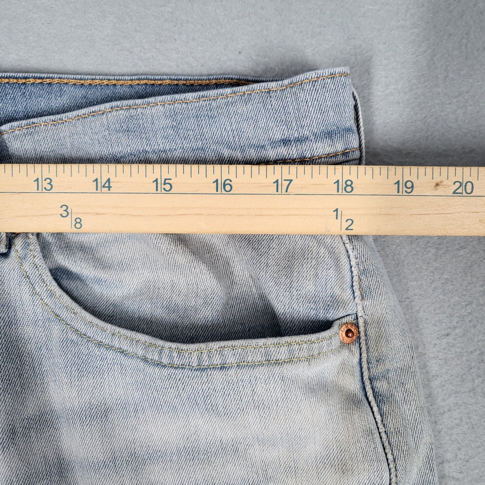 Levi’s 505 Regular Fit Jeans Men’s 36×29 Light Wash Denim Distressed Casual